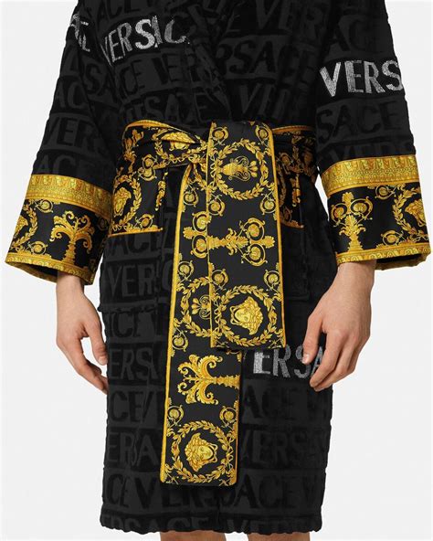 versace bademäntel|Gianni Versace.